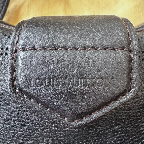 Louis Vuitton Mahina Cirrus PM Hobo Black Leather Gold Hardware AR0161 Authentic - Picture 10 of 17